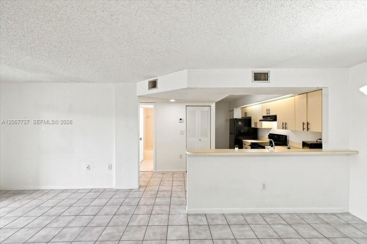 8660 SW 212th St, Unit 306, Cutler Bay, FL 33189 Photo