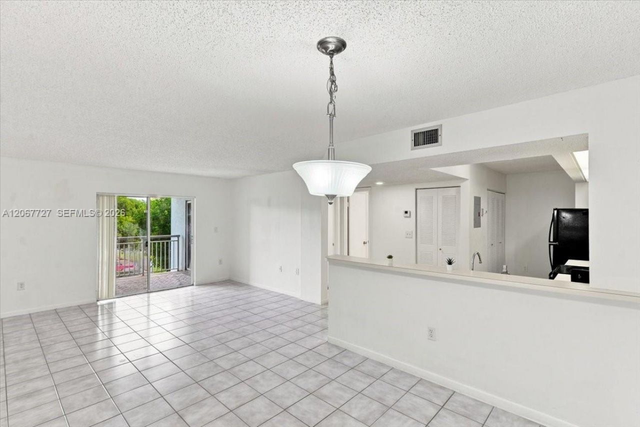 8660 SW 212th St, Unit 306, Cutler Bay, FL 33189 Photo