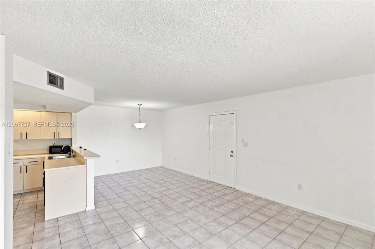 8660 SW 212th St, Unit 306, Cutler Bay, FL 33189 Photo
