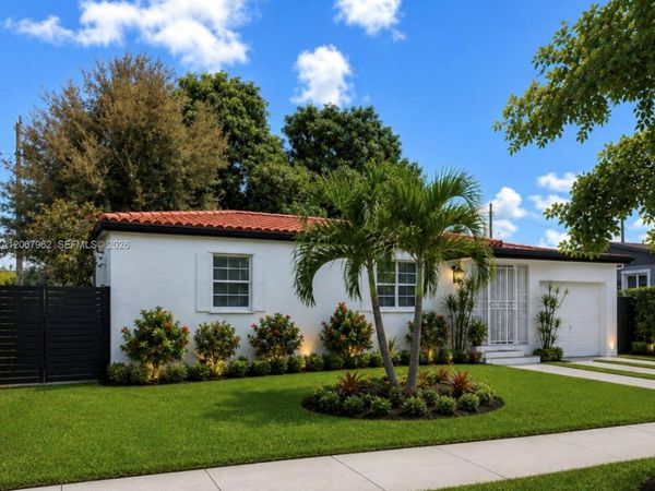 4060 SW 6th St , Miami, FL 33134