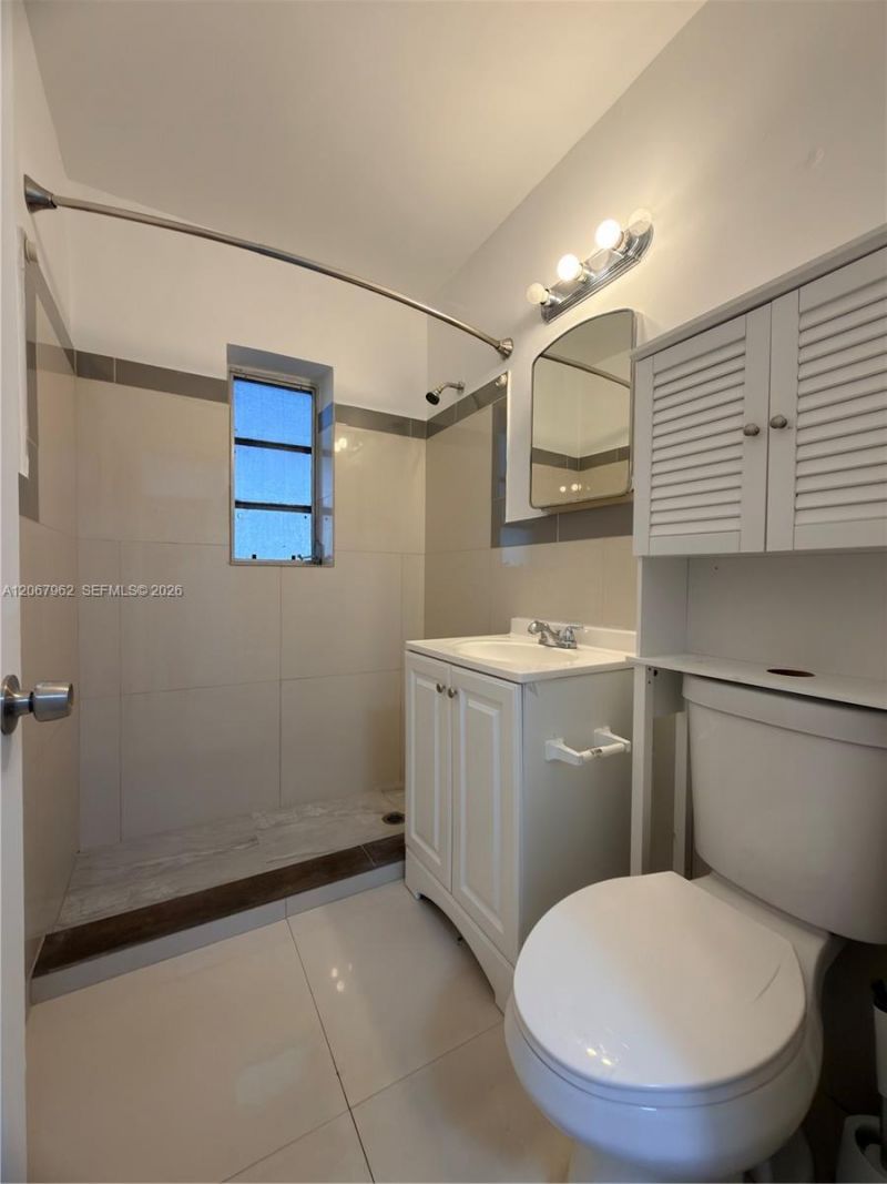 4060 SW 6th St, Miami, FL 33134 Photo