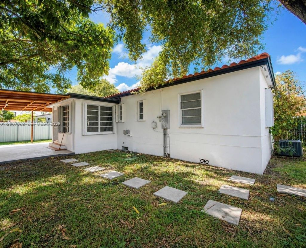 4060 SW 6th St, Miami, FL 33134 Photo