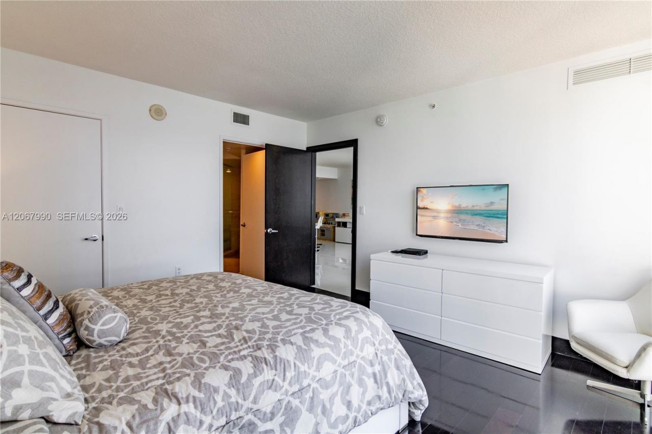 150 Sunny Isles Blvd , Unit 1-1604, Sunny Isles Beach, FL 33160 Photo