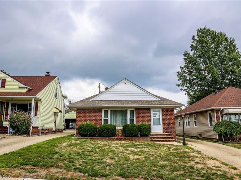 11517 Fordham Road , Garfield Heights, OH 44125 Photo 2