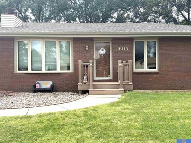 1605 Pleasant View, Beatrice, NE 68310