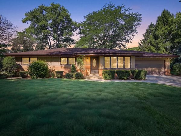 2867 S 126th STREET, New Berlin, WI 53151
