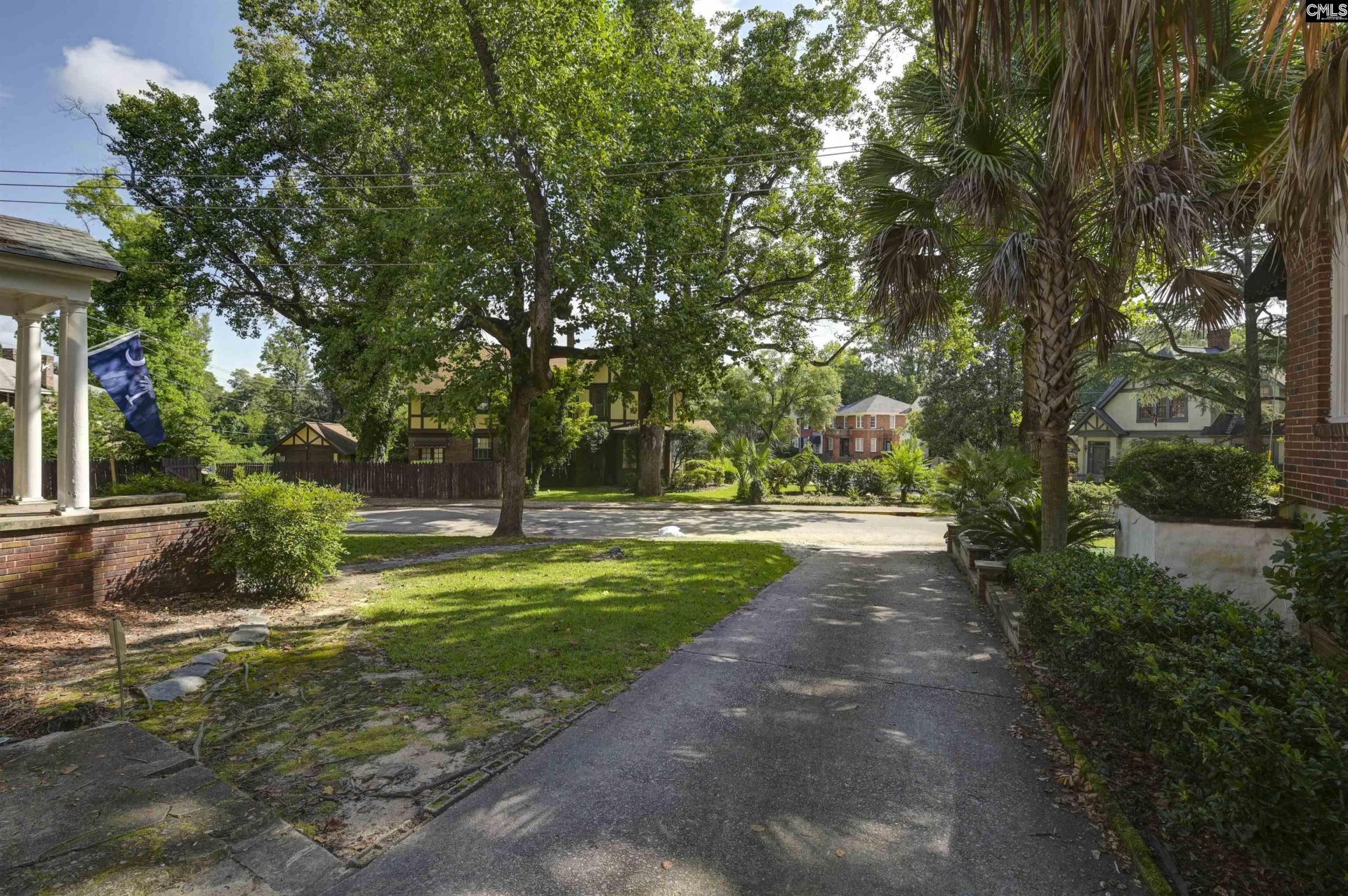 605 & 607 Waccamaw Avenue Photo 5