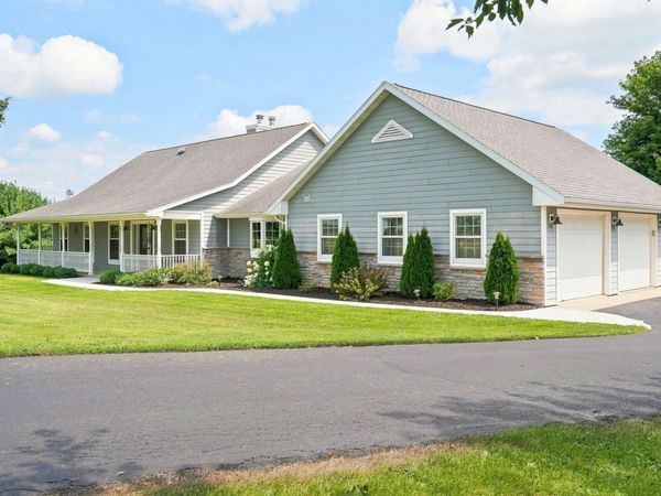 3666 County Road J Road, Benton, WI 53803