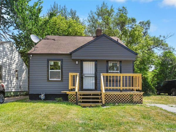 9016 Auburn Street, Detroit, Mi 48228