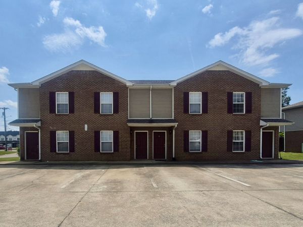 808 Oak Arbor Ct , Clarksville, TN 37040