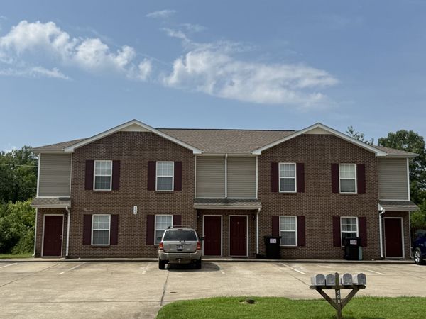 808 Oak Arbor Ct , Clarksville, TN 37040
