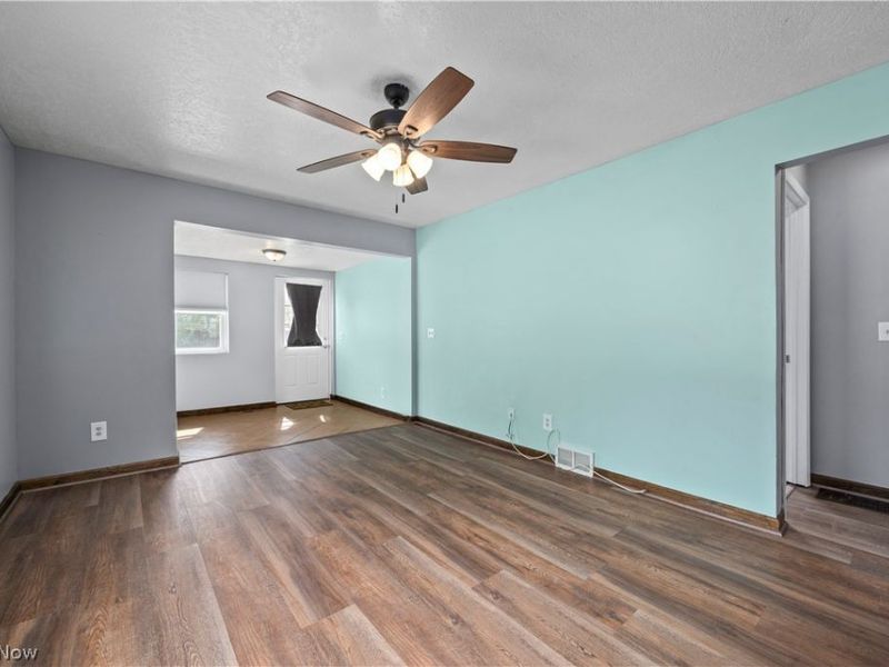 7723 W River Road S, Elyria, OH 44035 Photo 2