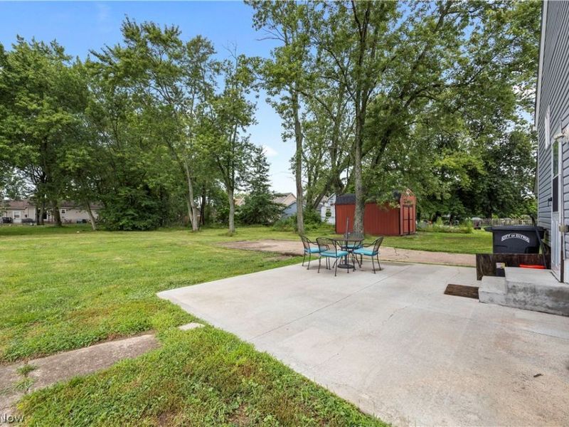 7723 W River Road S, Elyria, OH 44035 Photo 5