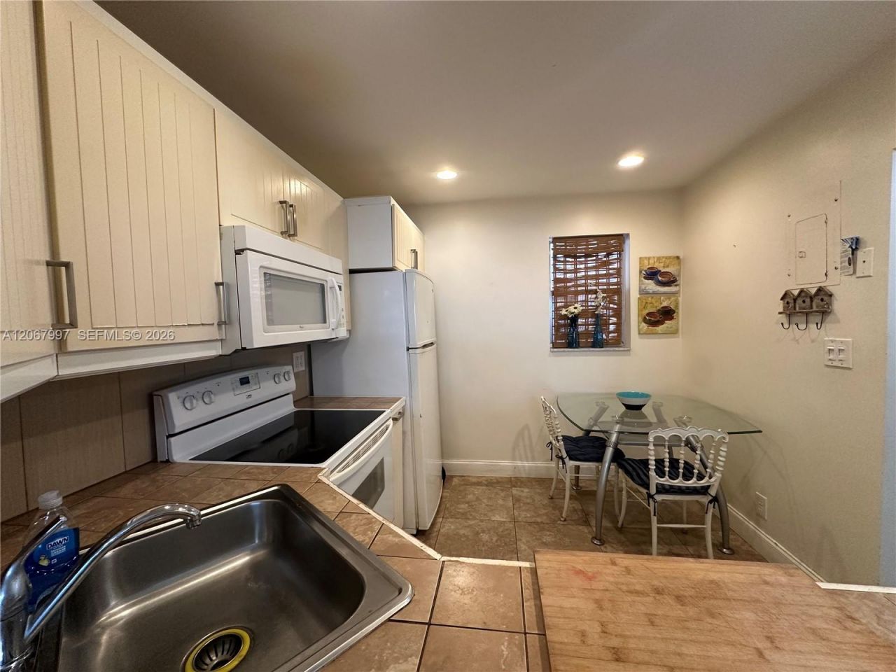 410 SE 2nd St, Unit 115, Hallandale Beach, FL 33009 Photo