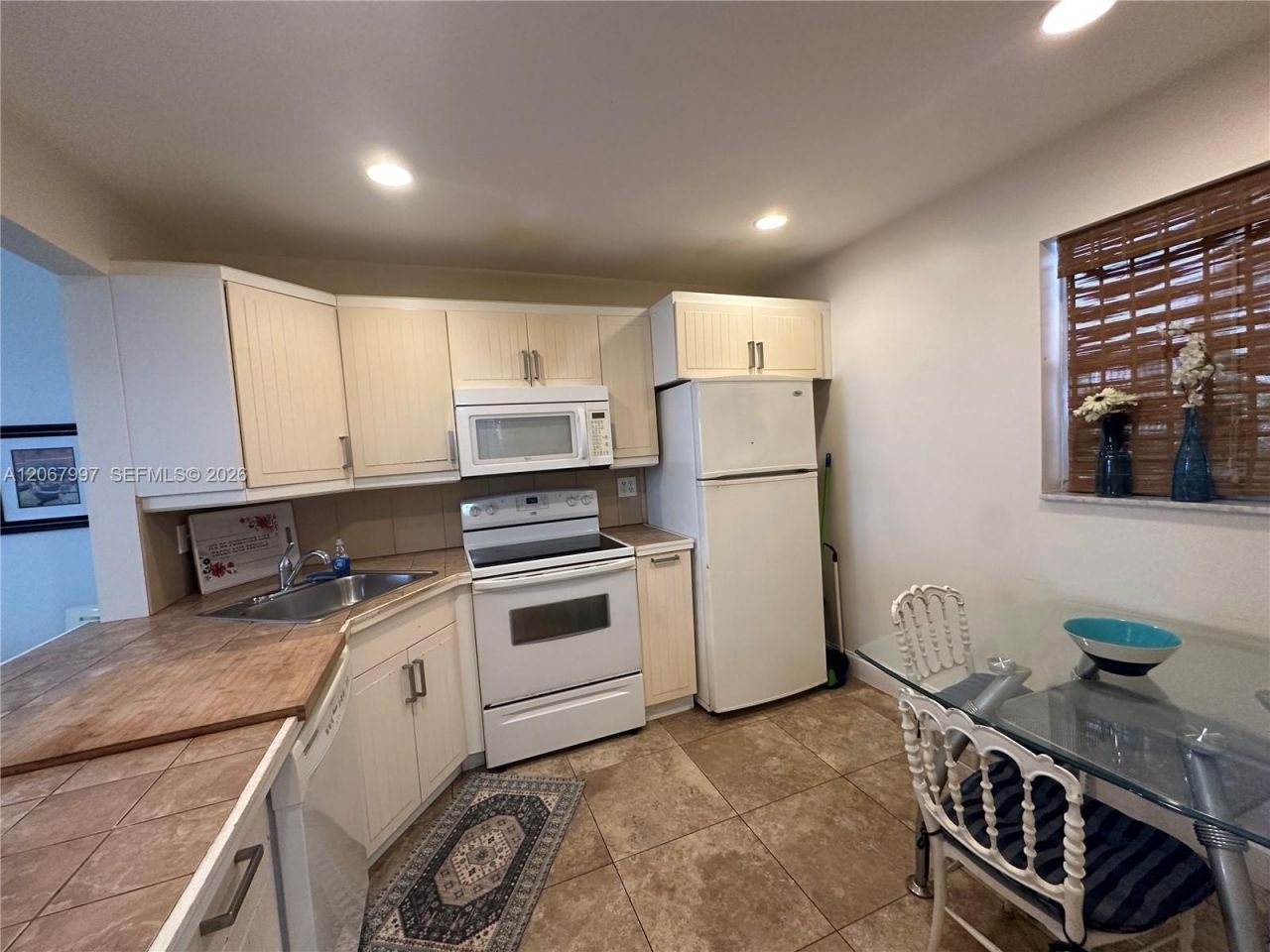 410 SE 2nd St, Unit 115, Hallandale Beach, FL 33009 Photo