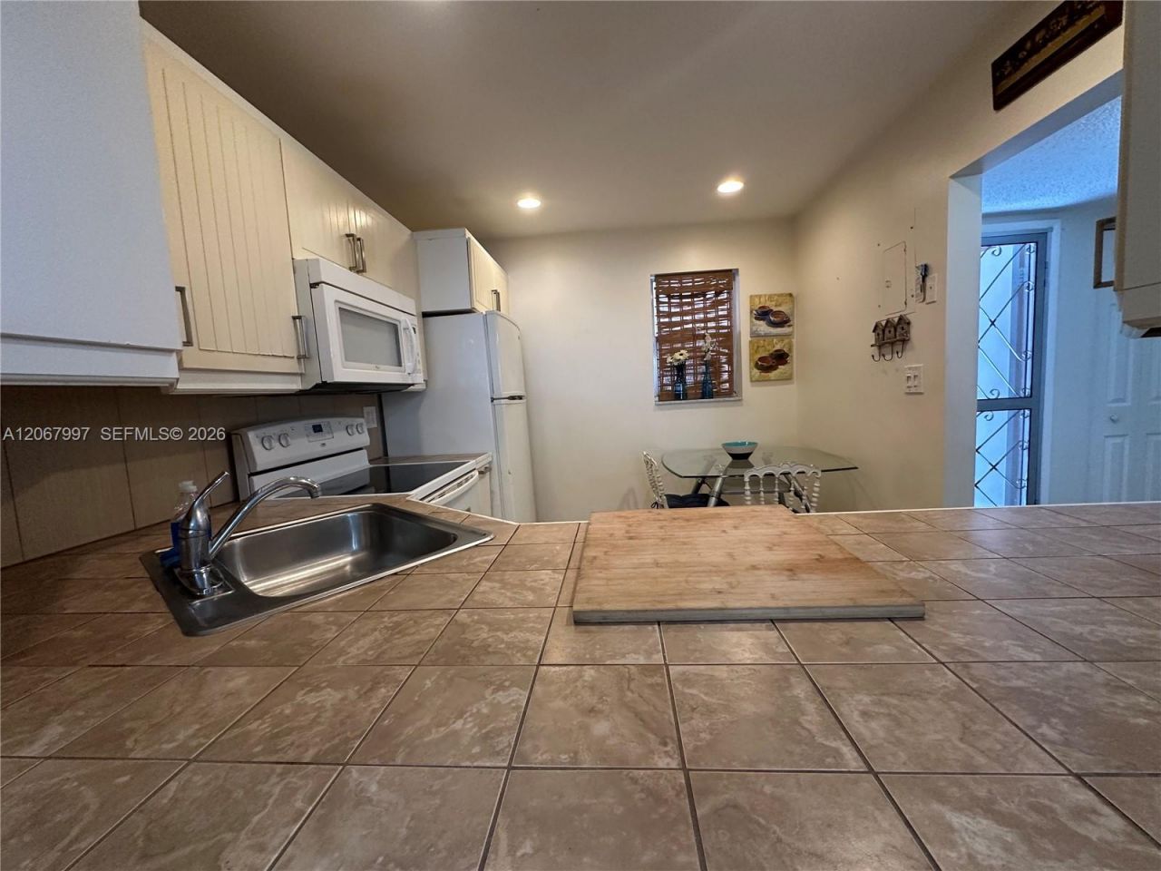410 SE 2nd St, Unit 115, Hallandale Beach, FL 33009 Photo
