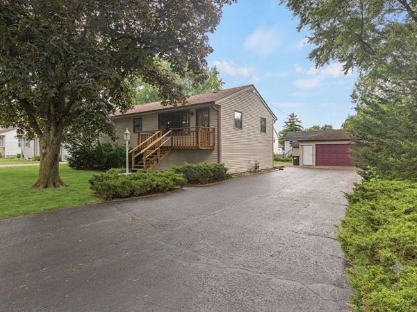 1393 Cottonwood Lane , Crystal Lake, IL 60014