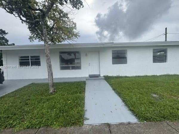 5191 SW 22nd St , West Park, FL 33023