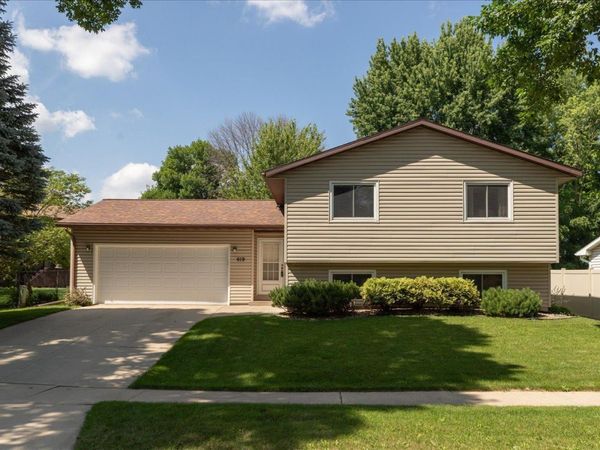 619 Chalet Drive NW, Rochester, MN 55901