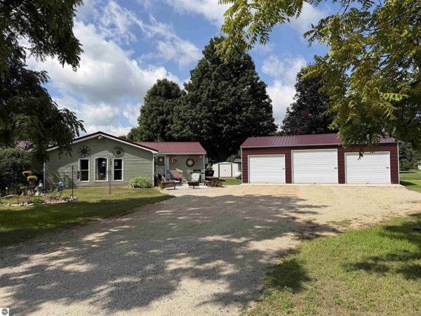 7542 3rd Street, Thompsonville, MI 49683