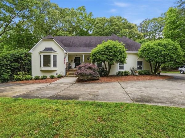659 Hidden Branches Trail , Canton, GA 30115