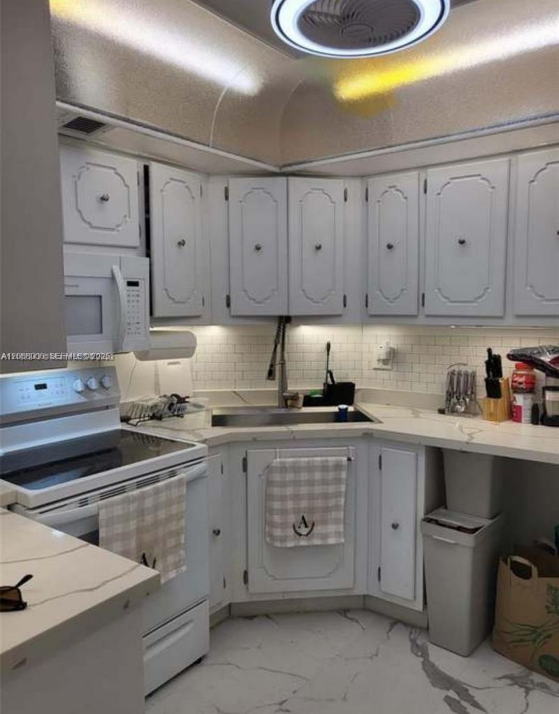 3301 Spanish Moss Ter, Unit 404, Lauderhill, FL 33319 Photo