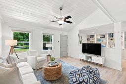 37 32nd Avenue photo 4