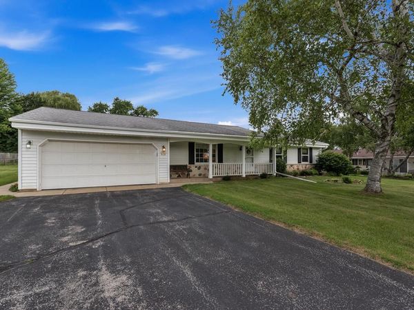 W154N6431 Marvel DRIVE, Menomonee Falls, WI 53051