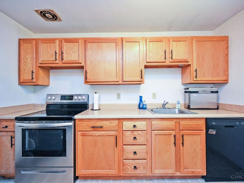 9232 Coogan Drive, Colerain Township, OH 45231 Photo 10