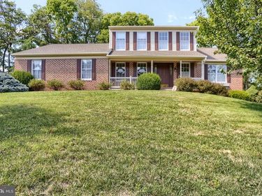 20 OAK HILL DRIVE , ETTERS, PA 17319
