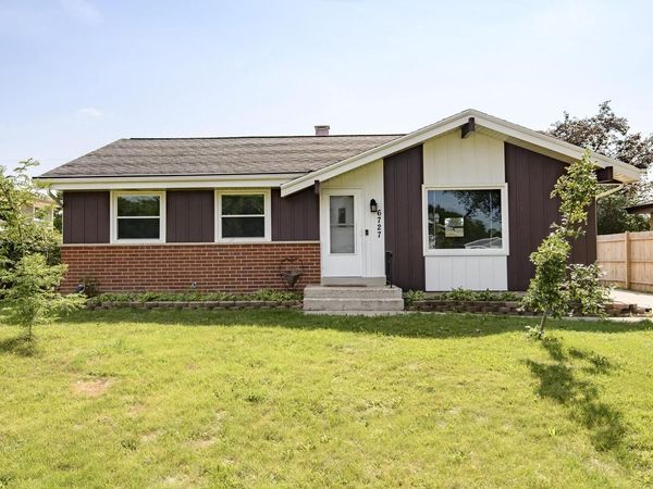 6727 Lone Elm Dr, Racine, WI 53402