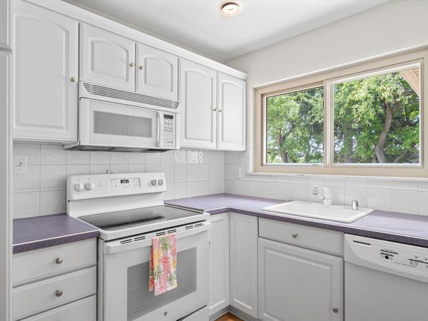 30906 Roycroft Street, Livonia, MI 48154