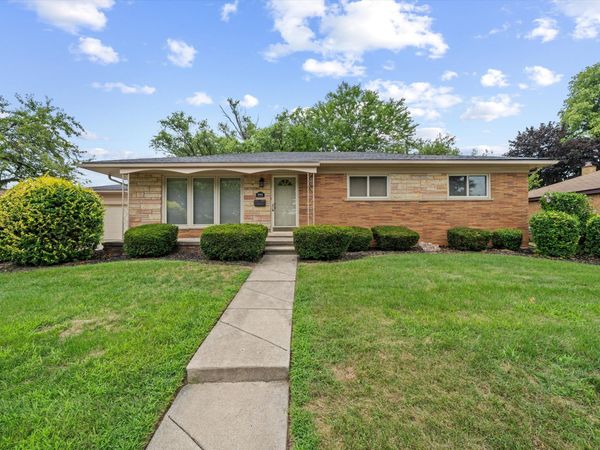 30906 Roycroft Street, Livonia, MI 48154