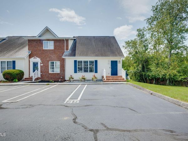 145 Rainbow Circle, Unit 5, Bristol, VA 24201