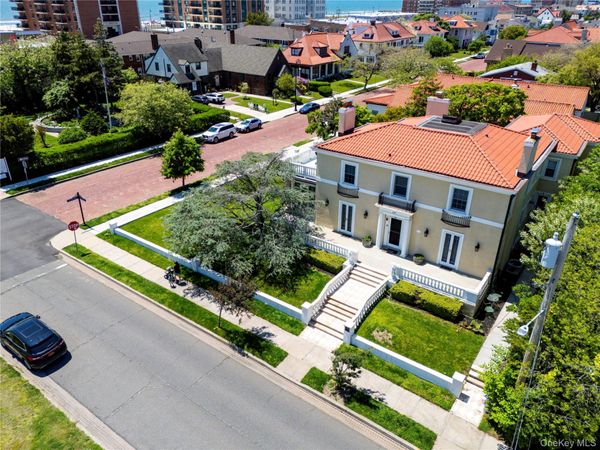 159 Magnolia Boulevard , Long Beach, NY 11561