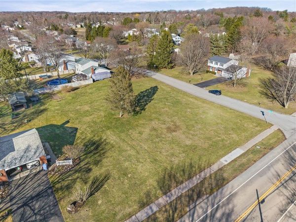 668 Embury Road , Rochester, NY 14625