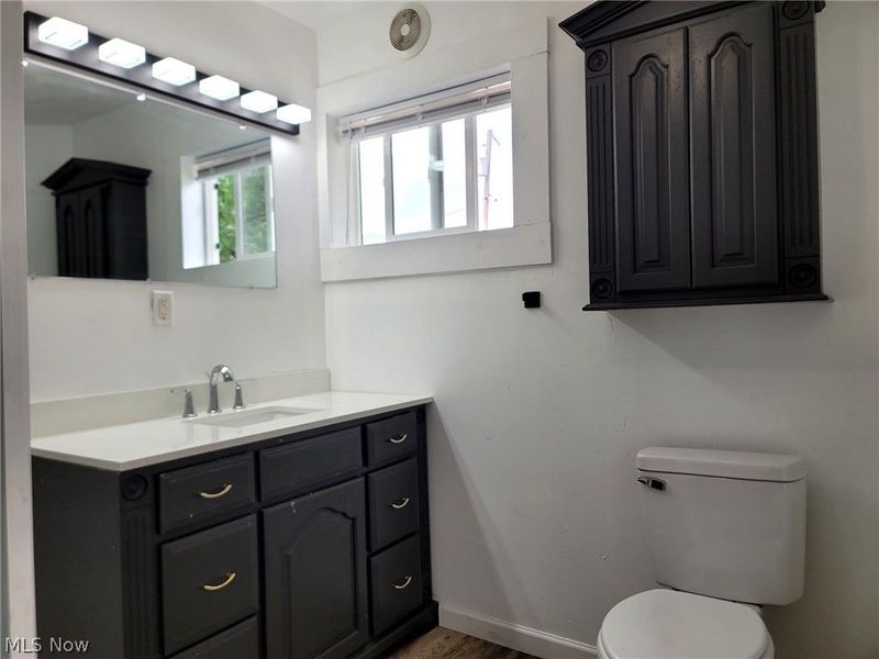 559 E Exchange Street, Akron, OH 44306 Photo 9