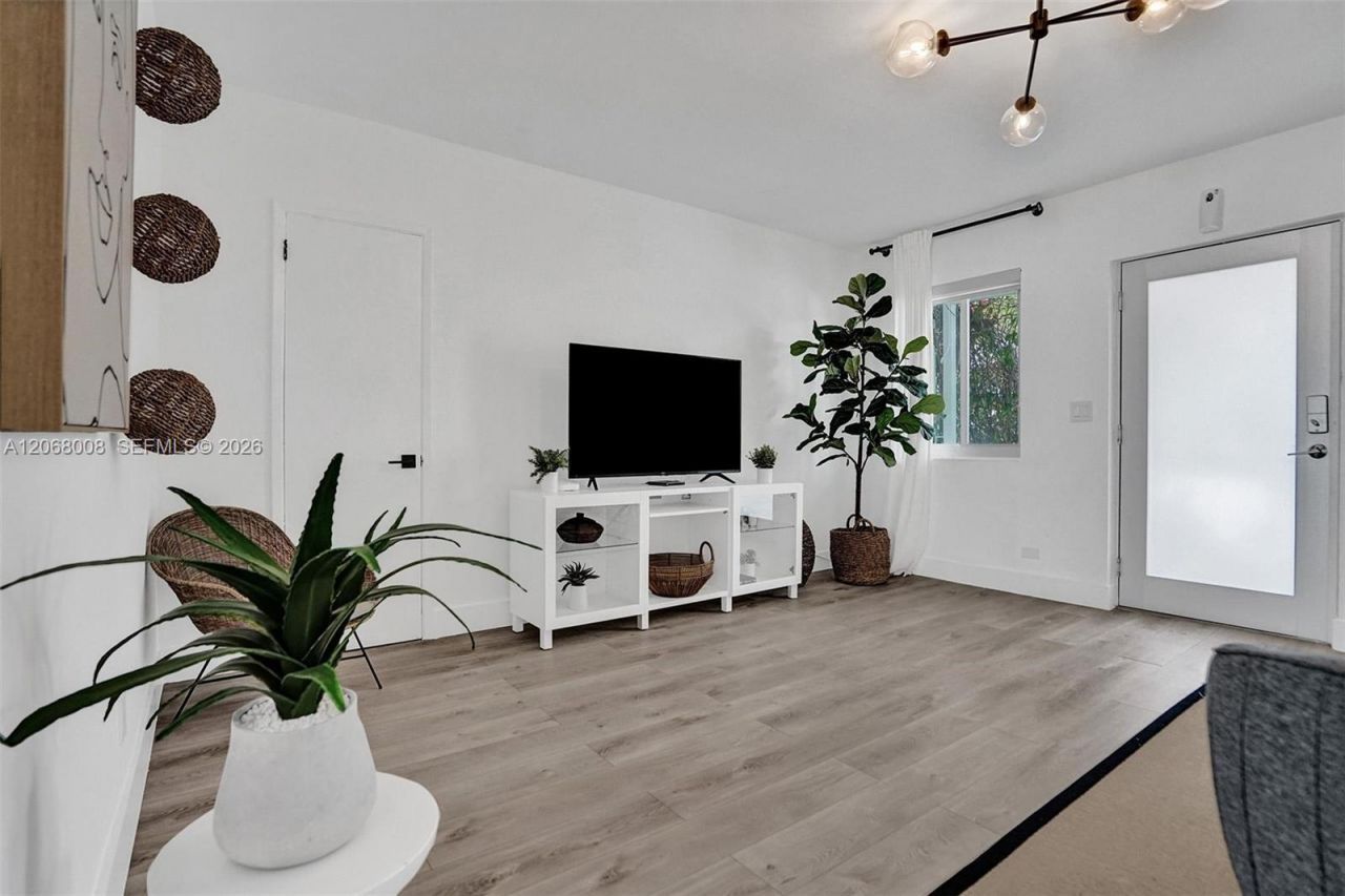 1440 16th St, Unit 3, Miami Beach, FL 33139 Photo