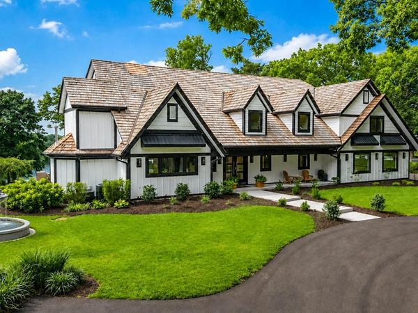 W335N5511 Island View LANE, Nashotah, WI 53058