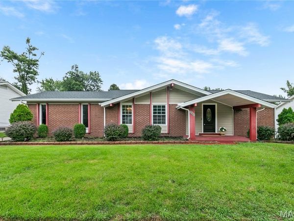 3580 Greenway Chase Drive, Florissant, MO 63031