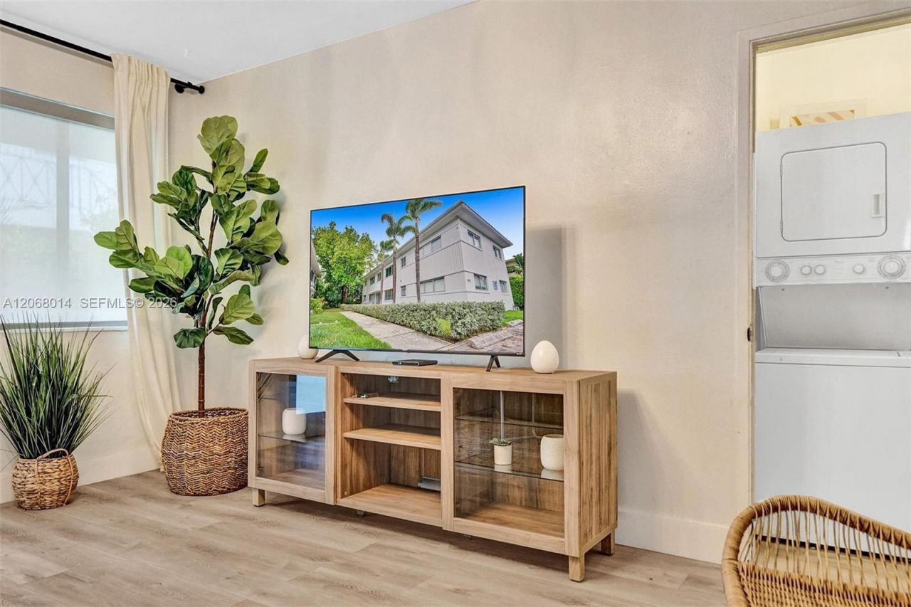1415 16th St, Unit 2, Miami Beach, FL 33139 Photo