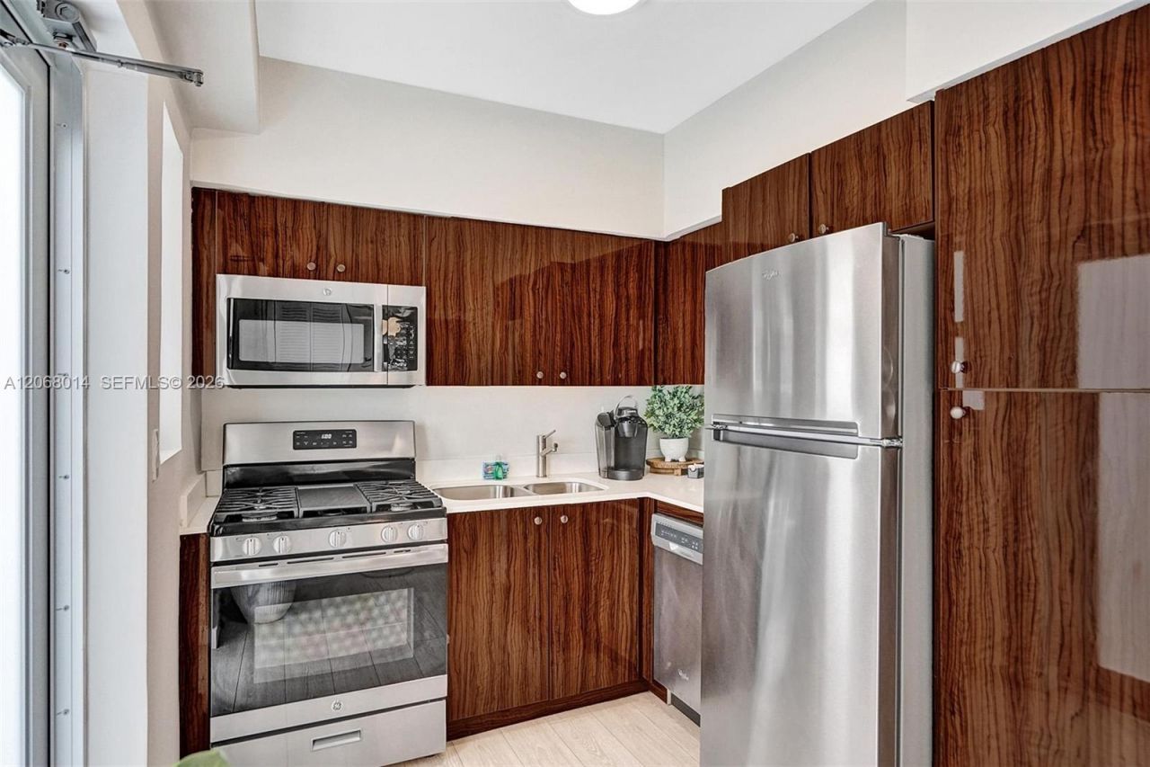 1415 16th St, Unit 2, Miami Beach, FL 33139 Photo