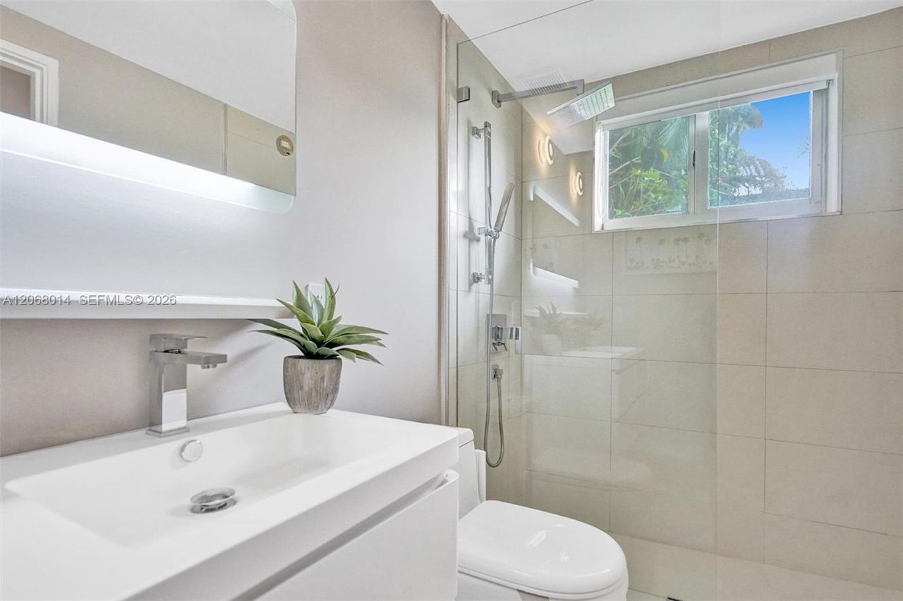 1415 16th St, Unit 2, Miami Beach, FL 33139 Photo