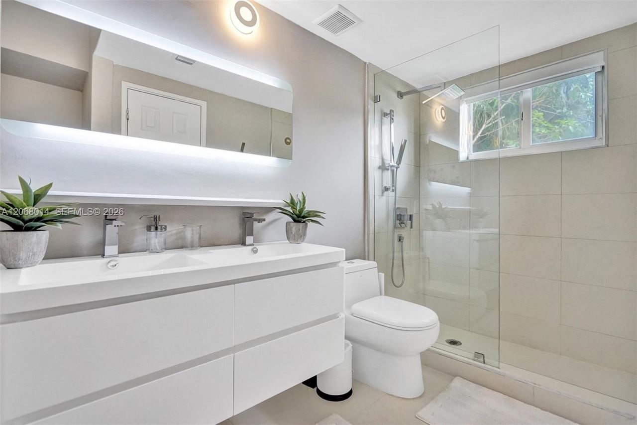1415 16th St, Unit 2, Miami Beach, FL 33139 Photo