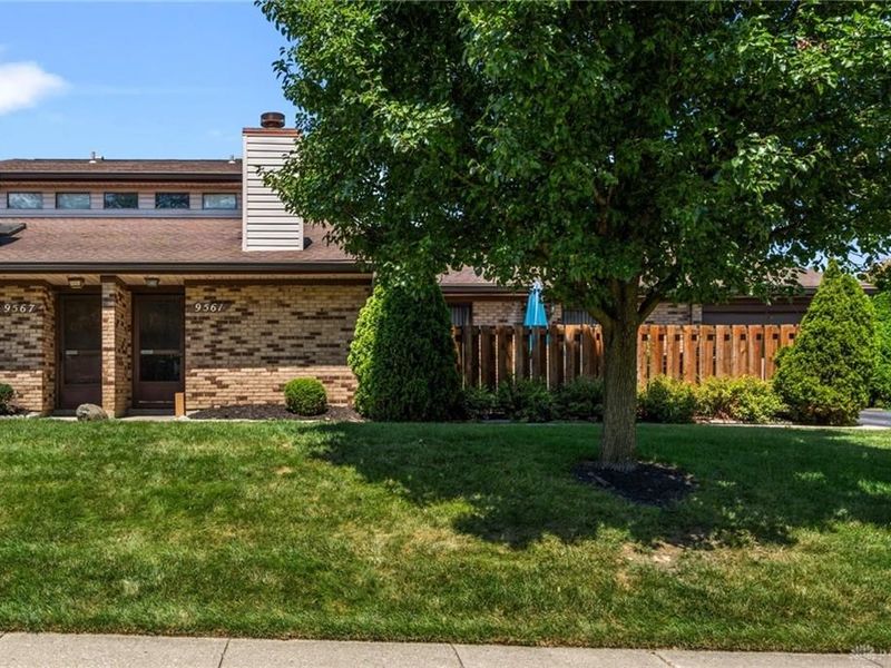 9561 Arboridge Lane, Miamisburg, OH 45342 Photo 2