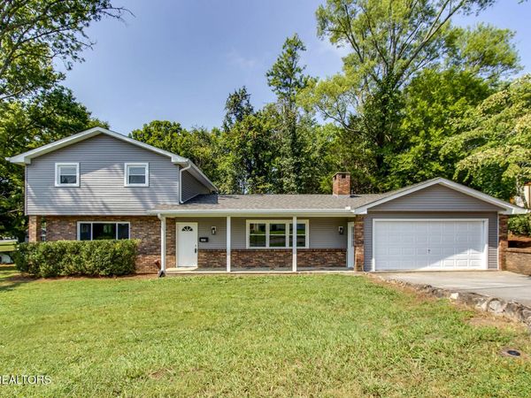 107 Bermuda Rd, Oak Ridge, TN 37830