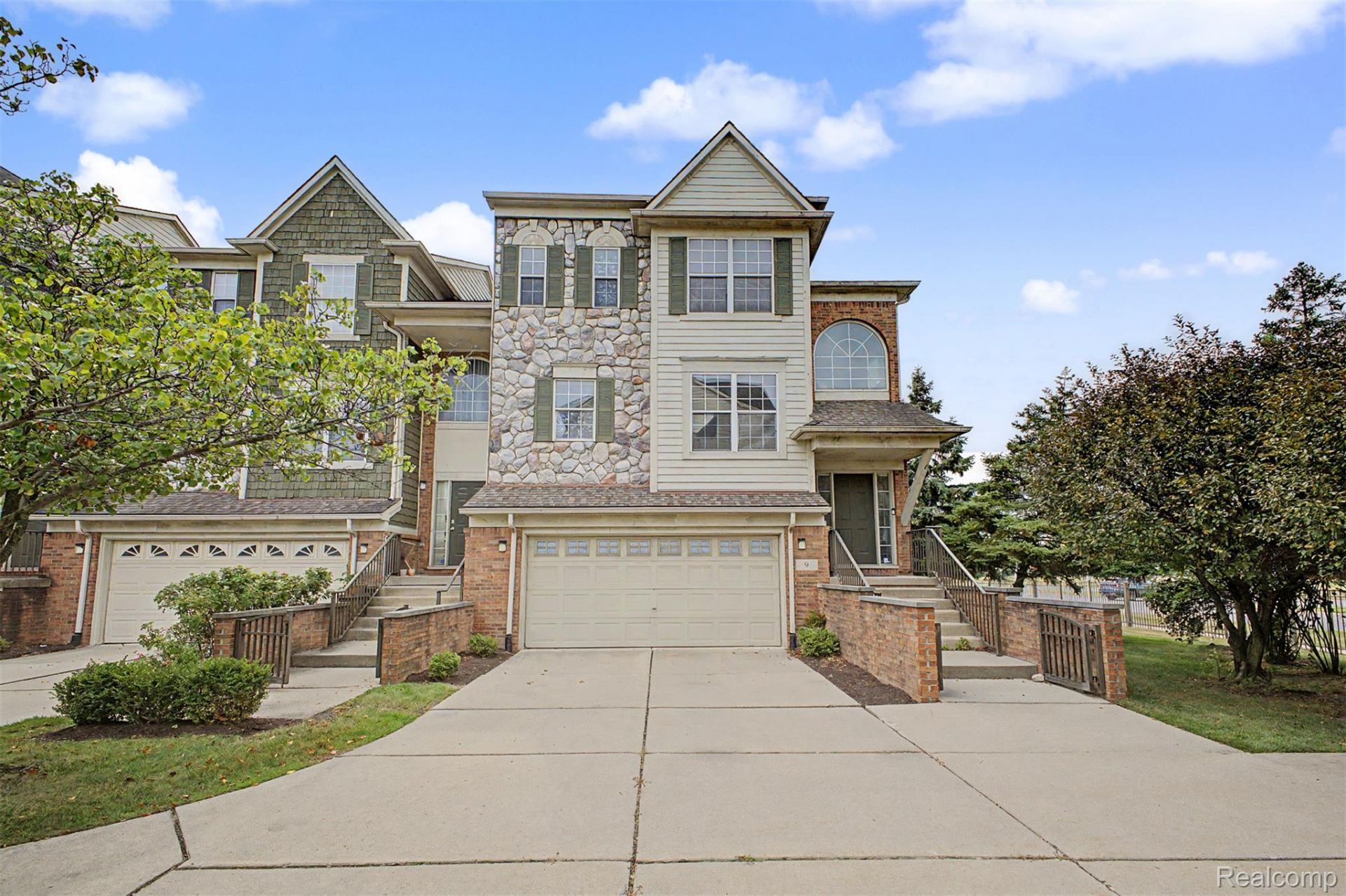 9 Lyons Court, Dearborn, Mi 48126 Main Photo