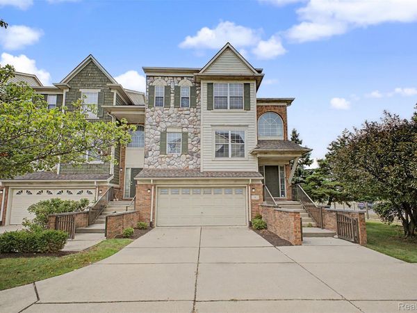 9 Lyons Court, Dearborn, Mi 48126