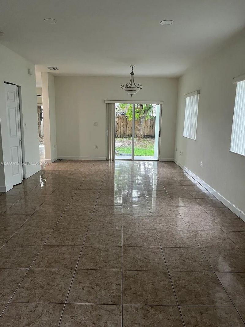 350 NE 31st Ter, Homestead, FL 33033 Photo