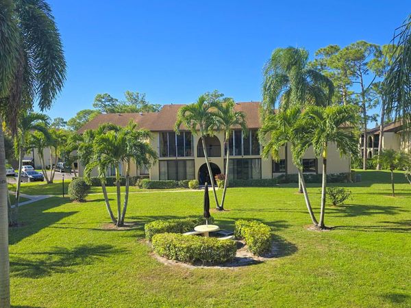 222 Pine Hov Circle, Unit B-2, Greenacres, FL 33463